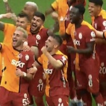 Gol sonrası Barış Alper Yılmaz'dan şampiyonluk fotoğrafı! Futbolcular selfie pozu verdi