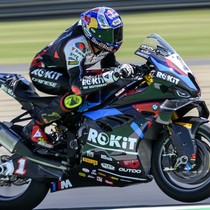 Milli motosikletçi Toprak Razgatlıoğlu, Çekya'da superpole yarışını da kazandı