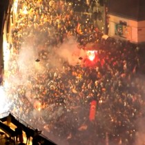 Taksim'de çılgın kalabalık! Galatasaray şampiyonluğu kutlandı