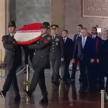 Gençlik ve Spor Bakanı Bak, Anıtkabir'i ziyaret etti