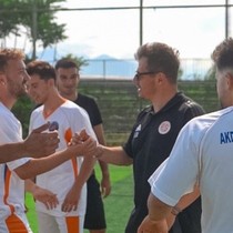 Emre Belözoğlu öğrencilerle sahaya çıktı!