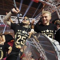 Şampiyonluk kutlamalarını yıldız futbolcuya gönderdiler!