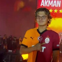 Ayhan Akman'ın oğlu Efe Akman yuhalandı