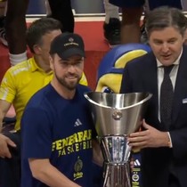 Aziz Yıldırım'dan Fenerbahçe'ye tebrik mesajı