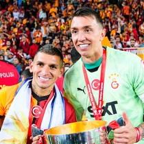 Galatasaray'dan kaleye Muslera'yı unutturacak transfer! Dursun Özbek'ten Şampiyonlar Ligi hediyesi