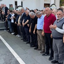 TFF Başkanı İbrahim Hacıosmanoğlu, akrabasının cenaze törenine katıldı
