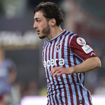 Trabzonsporlu futbolcu Cihan Çanak'ın adalesinde yaralanma tespit edildi