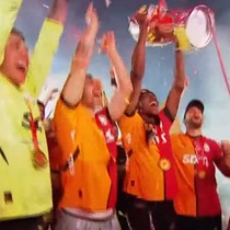Şampiyon Galatasaray kupasına kavuştu