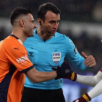 Başakşehir, şampiyon Galatasaray'ı alkışlama kararı aldı!