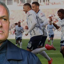 Fenerbahçe'de futbolcular kazan kaldırdı: Mourinho kalırsa biz ayrılırız!