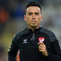 Süper Lig'de yarın oynanacak maçların hakemleri açıklandı