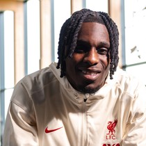 Liverpool 35 milyon euroya sağ bek transfer etti
