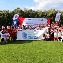 160 özel sporcu İzmir Bayındır’da yeşil sahada buluştu