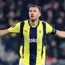 Fenerbahçe'ye veda eden Edin Dzeko, İstanbul'dan ayrıldı