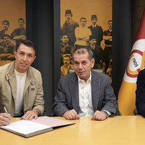 Galatasaray ve Muslera arasında sürpriz imza!