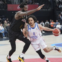 Basketbol Süper Ligi play-off serisinde Anadolu Efes yarı finalde