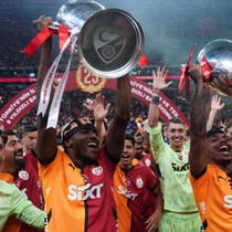 Osimhen, 3 yıllık anlaşma iddiasına bu paylaşımla yanıt verdi