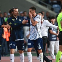 Fenerbahçe'nin Süper Lig'de kırmızı kart gören tek oyuncusu Mert Müldür