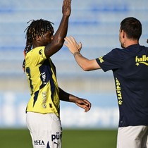 Maximin'den Fenerbahçe taraftarlarına mesaj: Futbolla alakasız sorunlar yaşadım