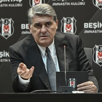 Adalı "Parasına bakmam en iyisini alırız" dedi gol kralını listeye ekledi