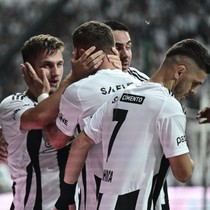Rashica '2 yıl daha sözleşmem var' dedi yönetime mesajı gönderdi
