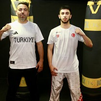 Babasının izinden giden genç kick boksçunun hedefi şampiyonluk