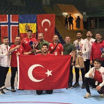 Milli boksörler, Çekya'daki turnuvada 1 altın ve 2 bronz madalya kazandı
