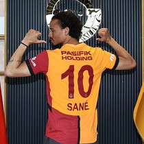Mesut Özil'den Leroy Sane açıklaması: Gelirsen mutlu oluruz dedim