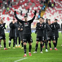 Ajax Mustafa Hekimoğlu'na talip oldu! Beşiktaş kararını verdi