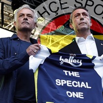 Mourinho, Ali Koç'a transferde isim verdi: Bir an önce alın! Kampta görmek istiyorum