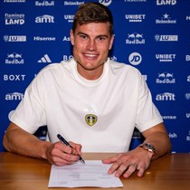 Leeds United, 18 milyon euroya stoper aldı