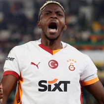 Osimhen'den 4 yıllık imza! Yıllık ücreti bile belli oldu