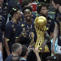 Bakan Bak'tan şampiyon Fenerbahçe Beko'ya tebrik mesajı