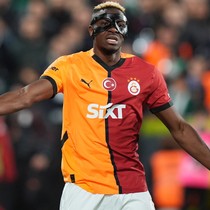 Bu sözler Osimhen'i çılgına çevirecek! "Annesi bile tanımıyordu, vasat bir futbolcu"