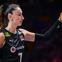 Türkiye Voleybol Federasyonu, Hande Baladın'ın sakatlandığını duyurdu