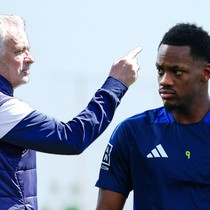 Fenerbahçe'nin Jhon Duran için yaptığı resmi teklif belli oldu! Falcao ve Mourinho etkili oldu
