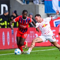 Jelert'den memnun kalmayan Cimbom yeni sağ bek buldu!