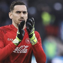 Napoli, kalecisi Alex Meret'in sözleşmesini uzattı