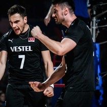 Filenin Efeleri, ev sahibi Bulgaristan'a set vermedi