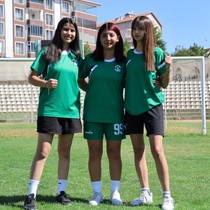 "Futbol erkek işi" diyenlere cevabı sahada verdiler