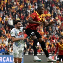 Beşiktaş Walker-Peters'ın alternatifini bile buldu