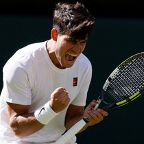 Carlos Alcaraz ve Naomi Osaka, Wimbledon'da ikinci tura yükseldi