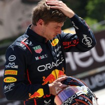 Max Verstappen Mercedes yolunda!