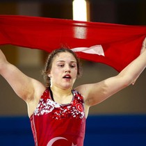 Milli güreşçi Beyza Nur Akkuş, 20 yaş altında Avrupa şampiyonu oldu