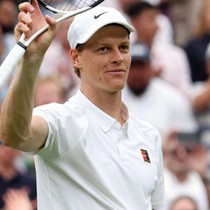 Djokovic ve Sinner, Wimbledon'da 4. tura çıktı