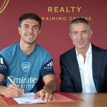 Arsenal, İspanyol futbolcu Martin Zubimendi'yi kadrosuna kattı