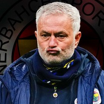 Jose Mourinho gözlerinin yaşına bakmadı! Fenerbahçe'de tam 19 isim ayrılık listesinde