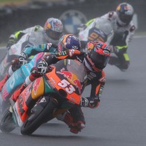 Milli motosikletçi Deniz Öncü, Dünya Moto2 Şampiyonası'nın Almanya yarışını kazandı