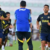 5 milyon euro maaşı bırakıp gitmiyor! Fenerbahçe'de kriz