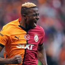 Osimhen'in İstanbul'a geliş tarihi belli oldu! Dursun Özbek, Okan Buruk'a müjdeyi verdi